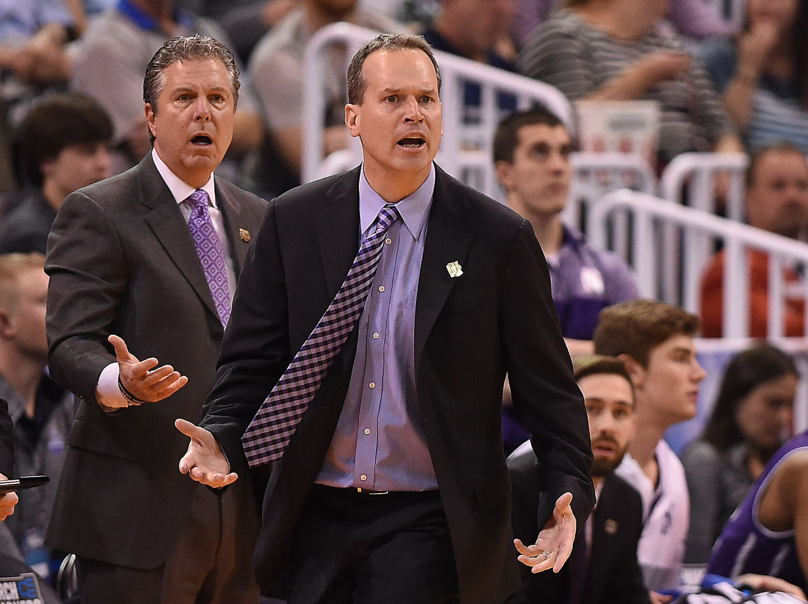 Gonzaga gets away with goaltending